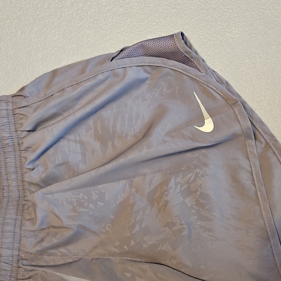 Nike Shorts Women's Small Dri Fit Gray Lightweight With Liner Running - Picture 2 of 5